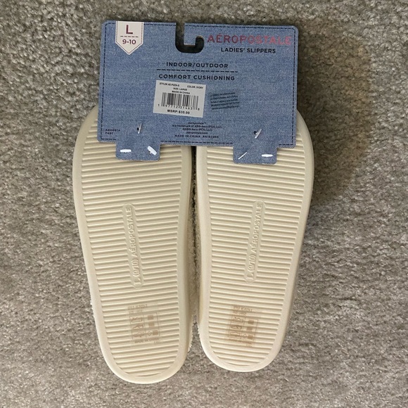 Aeropostale slippers with heart design, size L (9-10) - Picture 7 of 10